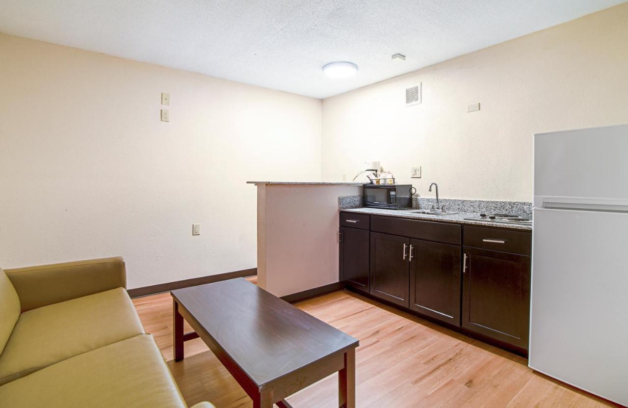 Red Roof Inn & Suites Greenwood, Sc Екстериор снимка