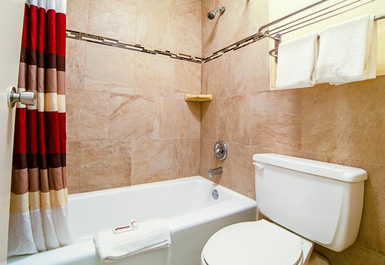 Red Roof Inn & Suites Greenwood, Sc Екстериор снимка