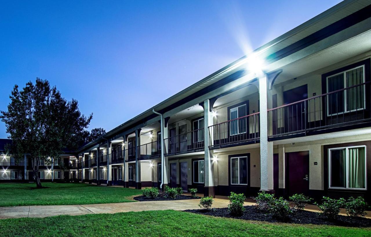 Red Roof Inn & Suites Greenwood, Sc Екстериор снимка