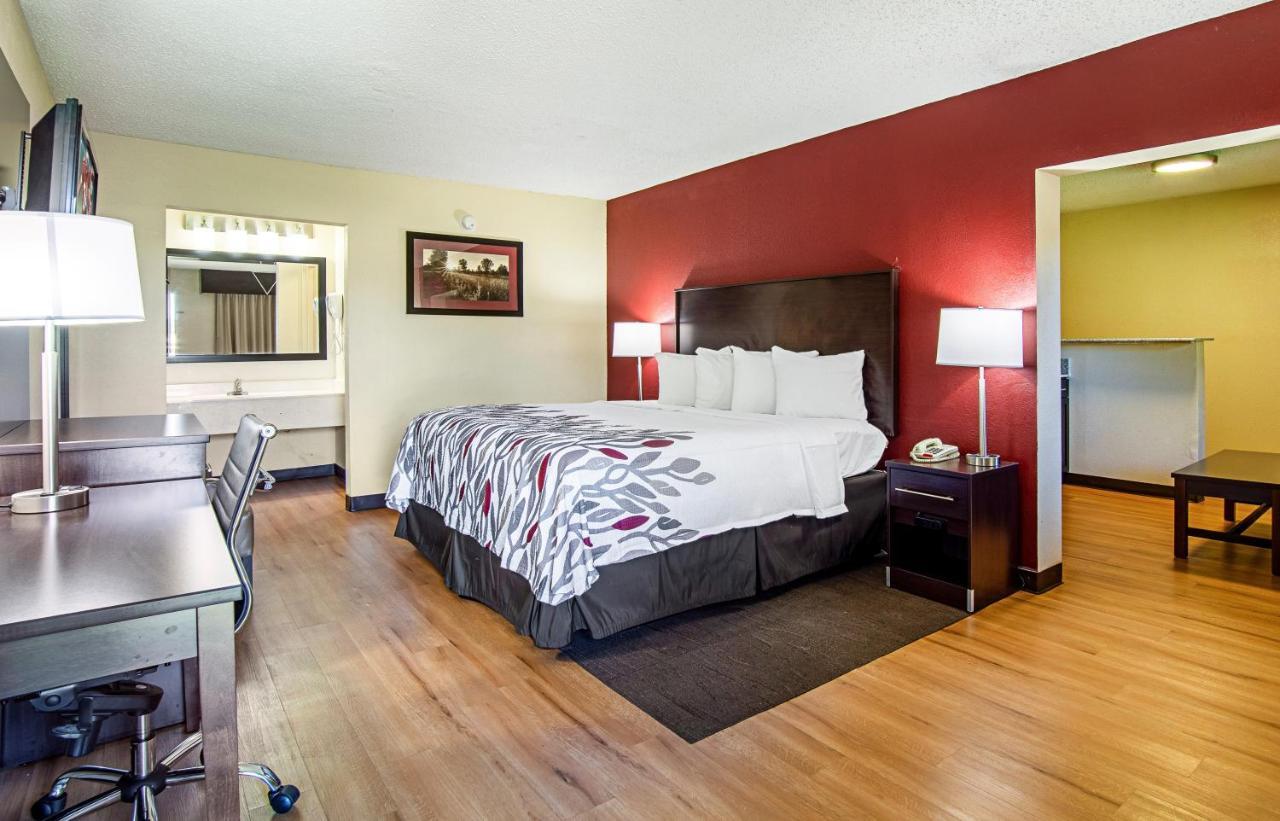 Red Roof Inn & Suites Greenwood, Sc Екстериор снимка