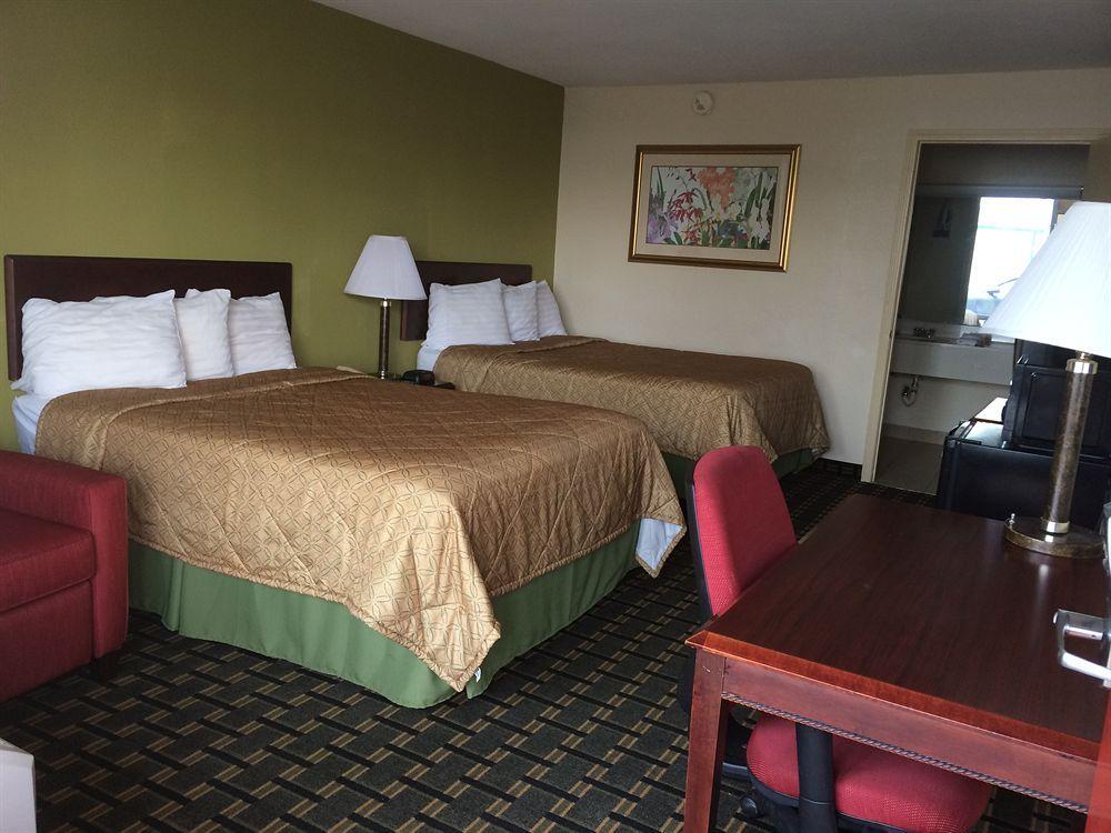 Red Roof Inn & Suites Greenwood, Sc Екстериор снимка