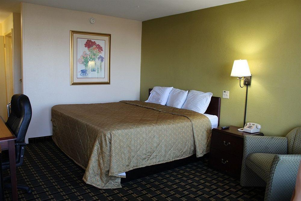 Red Roof Inn & Suites Greenwood, Sc Екстериор снимка