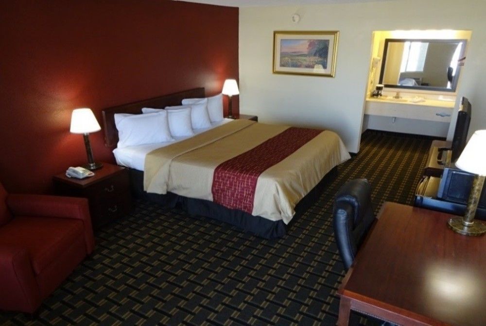 Red Roof Inn & Suites Greenwood, Sc Екстериор снимка