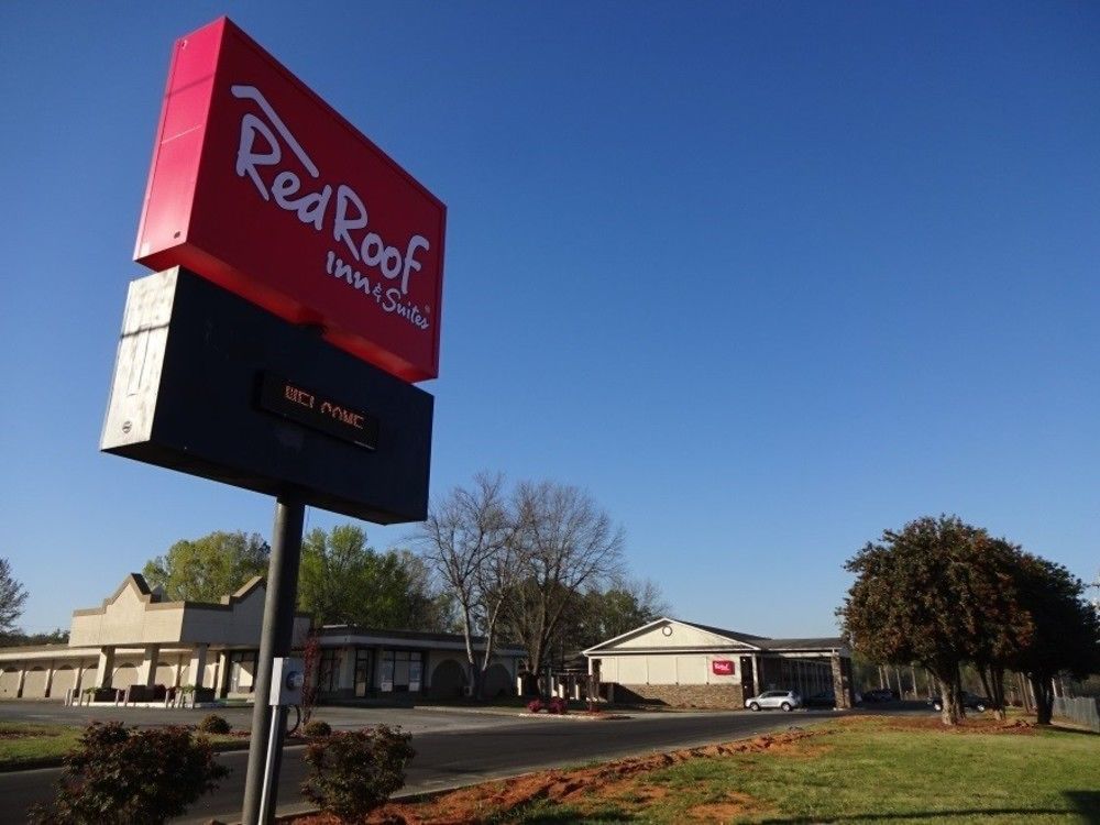 Red Roof Inn & Suites Greenwood, Sc Екстериор снимка
